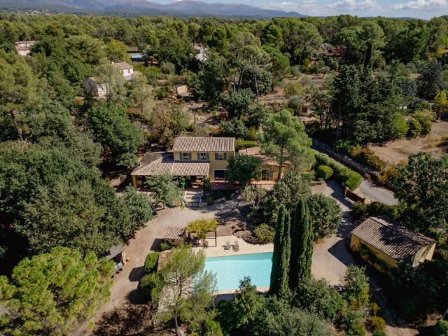 Propriété provençale charmante avec quatre chambres 200m² Fayence