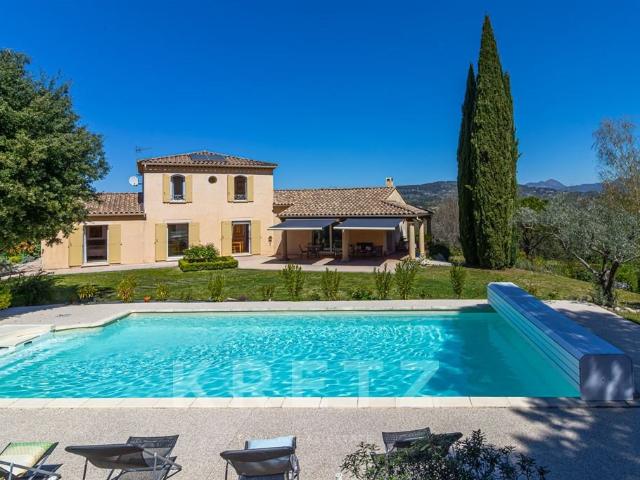Propriété provençale d'exception avec vue dominante et prest. 240m² Vaison la Romaine