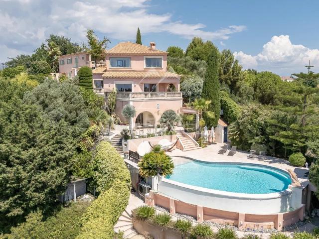 Propriété provençale moderne avec vue mer panoramique 330m² Cagnes sur Mer