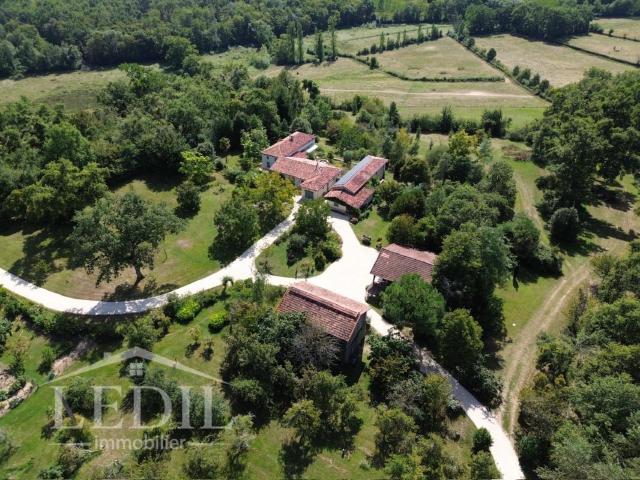 Propriété rare – vue dominante sur 10,9 ha 350m² Condom