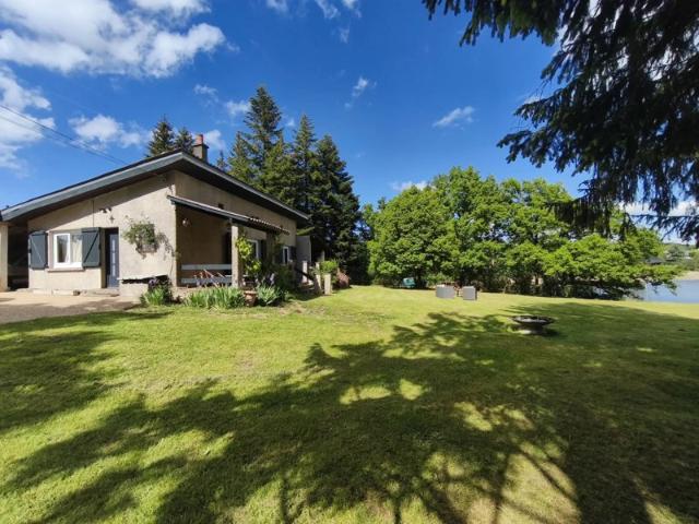 Propriété rare avec accès direct au lac en Aveyron