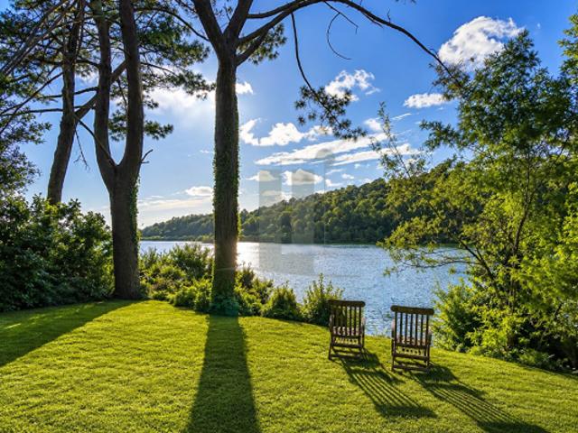 Biarritz: Entre lac et nature, une propriété rare à l'abri des regards