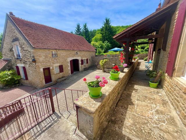 Propriété Restaurée en Pierre de 3 chambres avec une grande. 160m² Courcelles