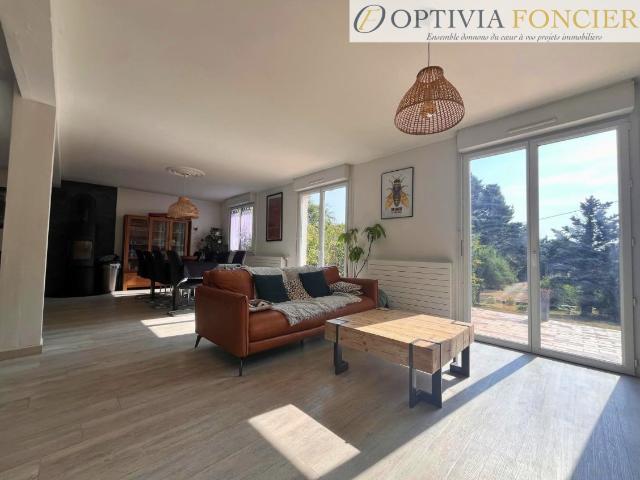 Propriété T7 1421 m2 avec sous sol complet 100 m2 et 4 200 m2 de terrain