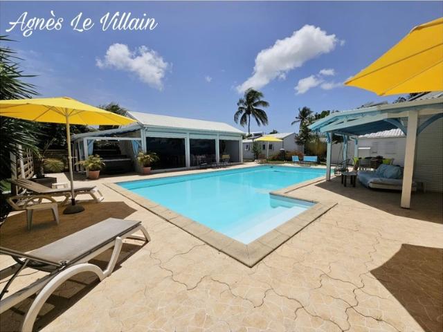 Propriété Touristique avec Villa, 6 Bungalows, Piscine et Espace Réception