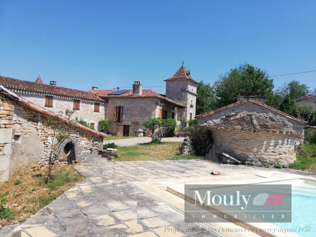 Propriete Typique Du Quercy Situee Dans Le Parc Regional Des. 250m² Cremps