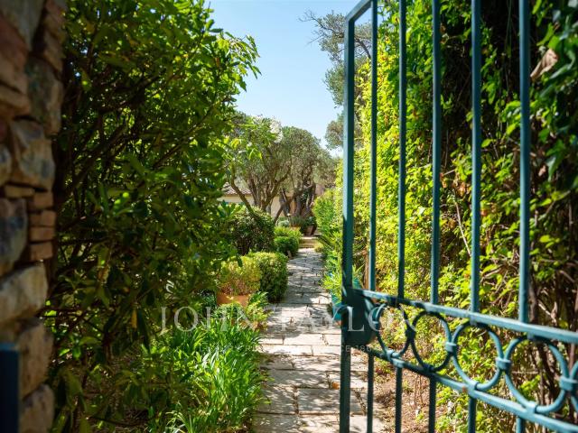 Propriété Unique avec Vue Mer au Cœur de Grimaud 385m² Grimaud