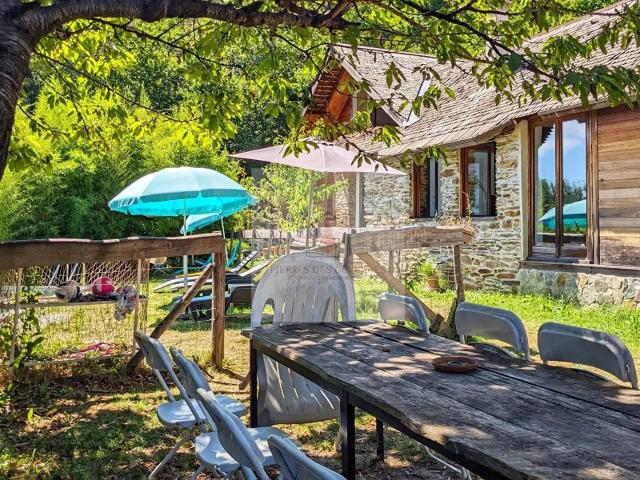 Maison d'architecte récente à vendre à Ventalon en Cévennes. 181m² Saint Frézal de Ventalon