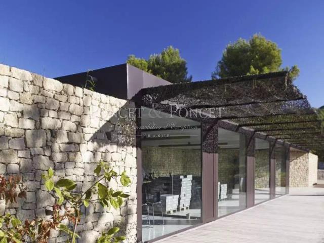 Propriété Viticole Bio moderne 18ha proche du Mont Ventoux 350m² Loriol du Comtat