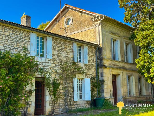 Propriété viticole XIXème 1200m2 242m² Villars en Pons