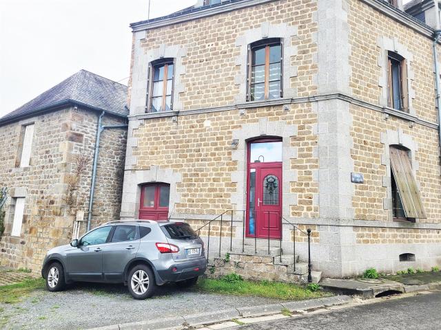 Propriété villageoise immaculée 100m² Saint Fraimbault