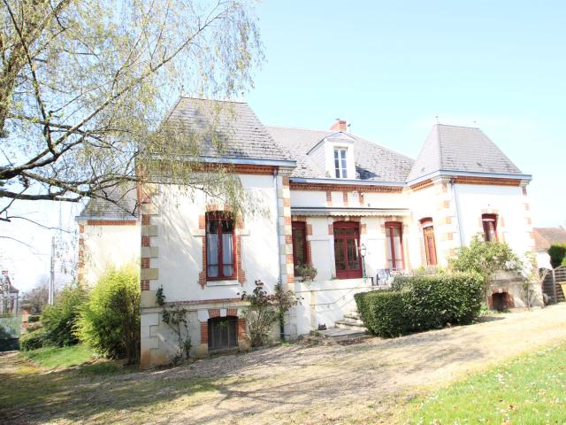 Propriété XIXe Centre ville A Vendre 226m² Bourbon Lancy