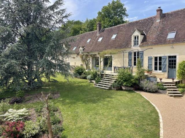 Propriété XVIII? à Nogent le Rotrou sur 3ha98 et piscine