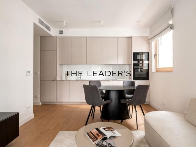 Prosta 77 m², Warszawa