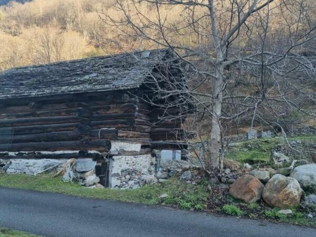 Rustic house on sale in Prato Sornico | dreamo. Ch