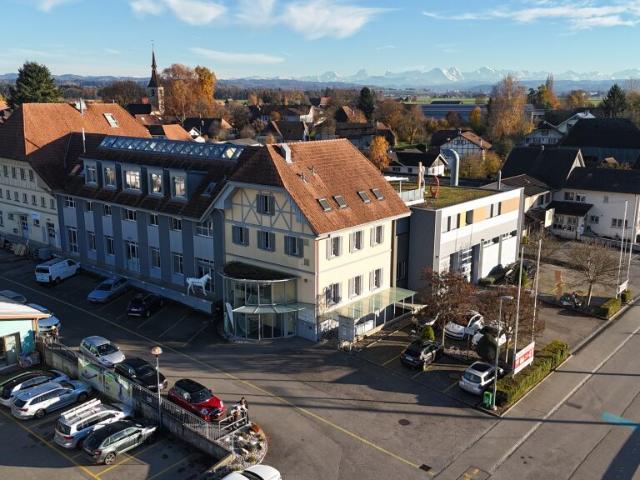 Praxisfläche in zwei separaten Raumhälften mit 60m2