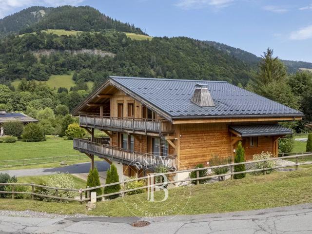 PRAZ SUR ARLY CHALET 5 CHAMBRES SAUNA & SPA VUE DEGAGEE