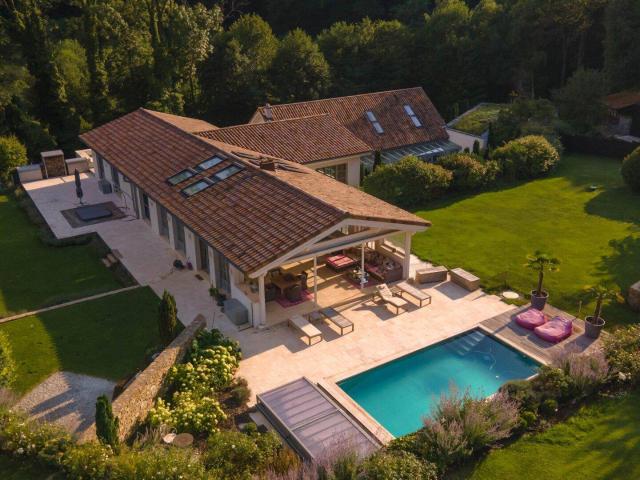 Prachtvolles Chalet in Wolfsgraben: Garten, Terrassen Pools und Natur pur!