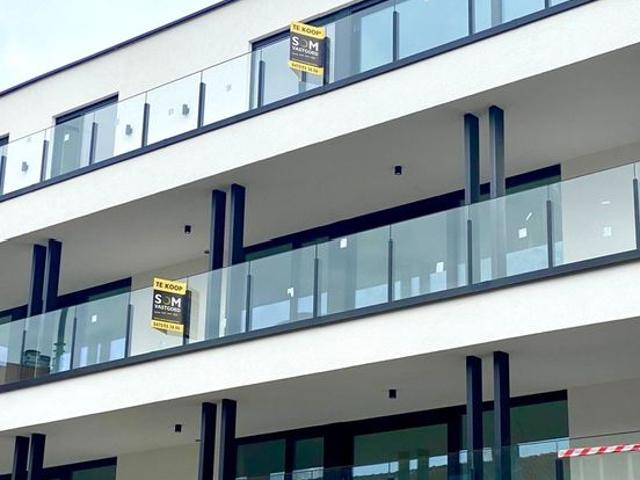 Prachtig 2 slpk. doorzon appartement met 2 terrassen 90.