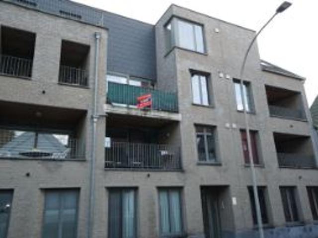 Prachtig twee slaapkamerappartement met garage en bergplaats