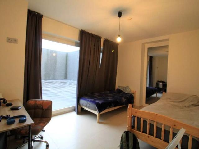 Prachtig afgewerkt en zeer ruim appartement in Roeselare