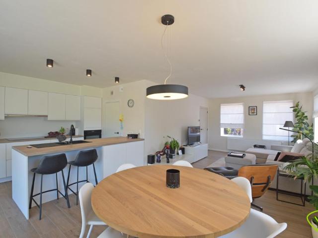 Prachtig afgewerkte woning te huur op een rustige locatie net buiten het centrum van Eeklo