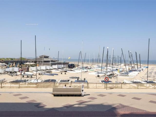 Prachtig appartement met zeezicht te koop in Duinbergen