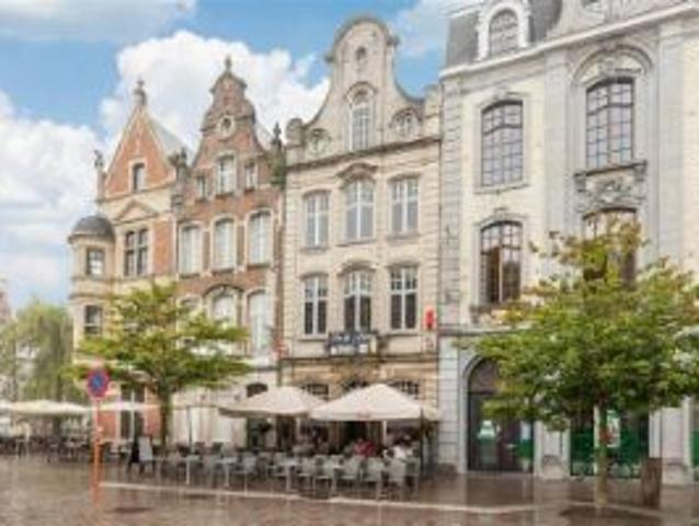 Prachtig authentiek pand bestaande uit handelsruimte café