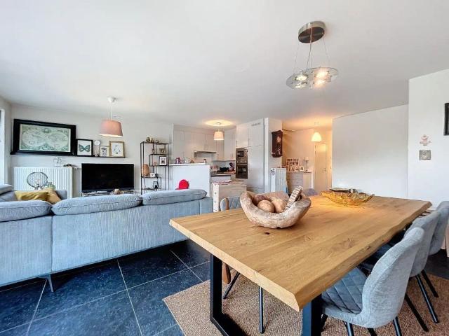 Prachtig en heel ruim duplex appartement in het centrum van Passendale