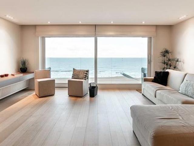 Prachtig en instapklaar appartement met frontaal zeezicht