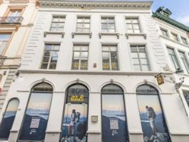 Prachtig gelegen handelspand in Brugge centrum