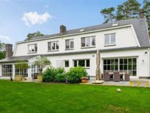 Prachtig gelegen villa met zwembad en poolhouse