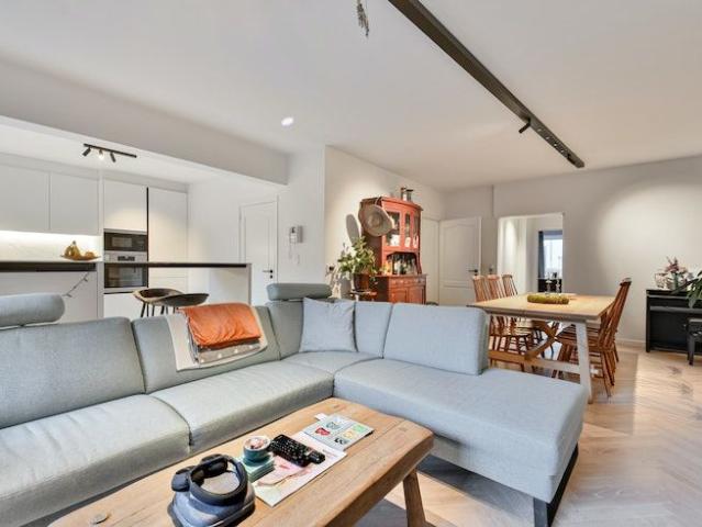 Prachtig gerenoveerd appartement dichtbij het station