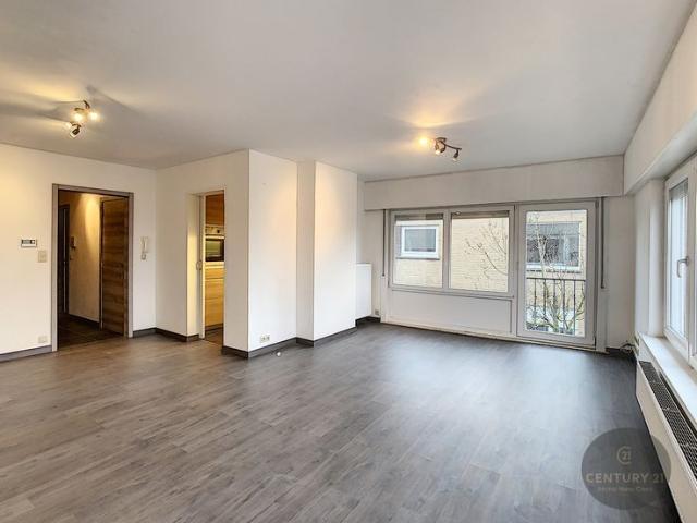 Prachtig gerenoveerd appartement in residentiële wijk net b