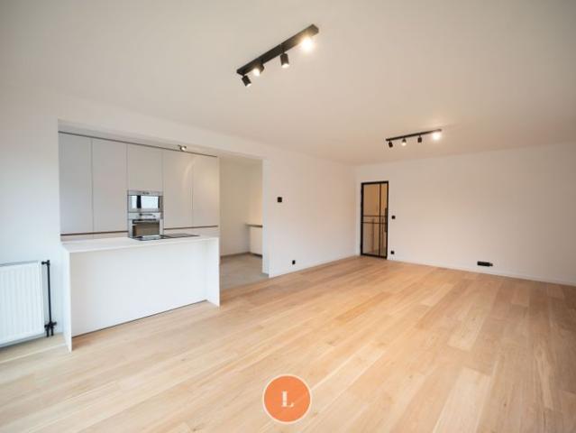 Prachtig gerenoveerd appartement met 2 slaapkamers