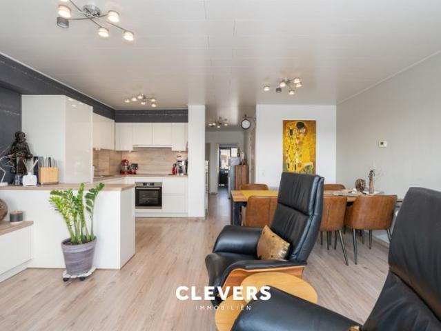 Prachtig gerenoveerd appartement met open zicht 2 slpks.