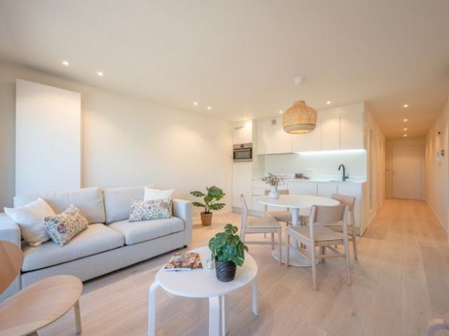 Prachtig gerenoveerd appartement met open panoramische zich