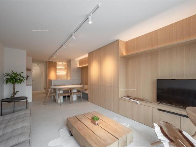 Prachtig gerenoveerd duplex appartement met ruim Westgericht terras gelegen op de Lippenslaan te Knokke