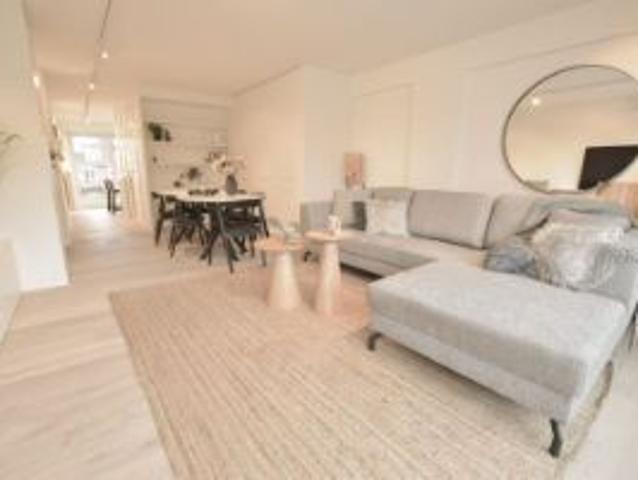 Prachtig gerenoveerd duplex appartement met 3 slaapkamers g