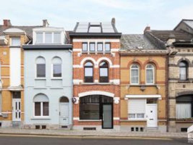Prachtig gerenoveerde herenwoning met 4 slaapkamers