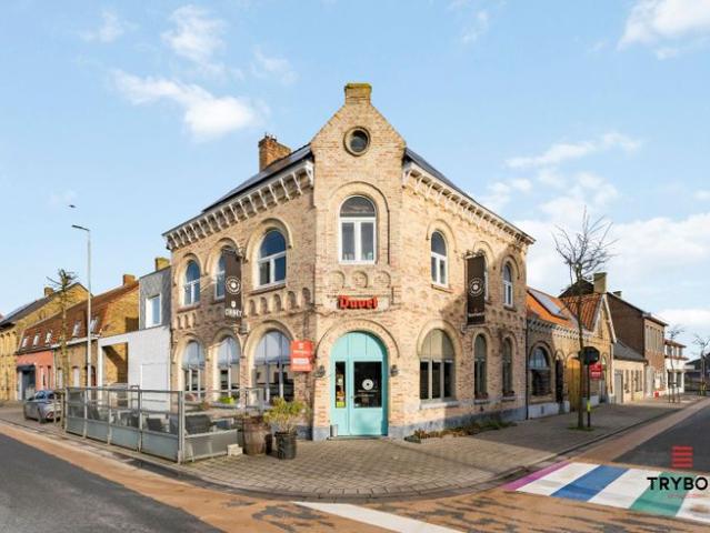 Prachtig handelspand met woonst op centrale ligging te Merk