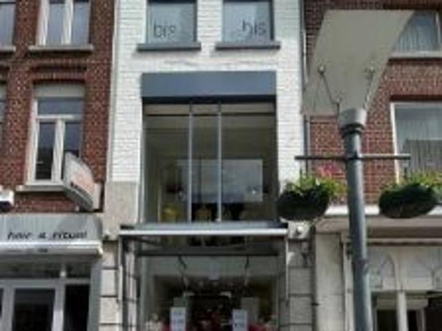 Prachtig handelspand met toplocatie in het centrum van Maase