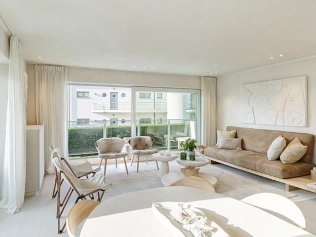 Prachtig hoekappartement in het charmante Duinbergen