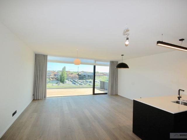 Prachtig ingericht appartement met 2 slpk en garagebox