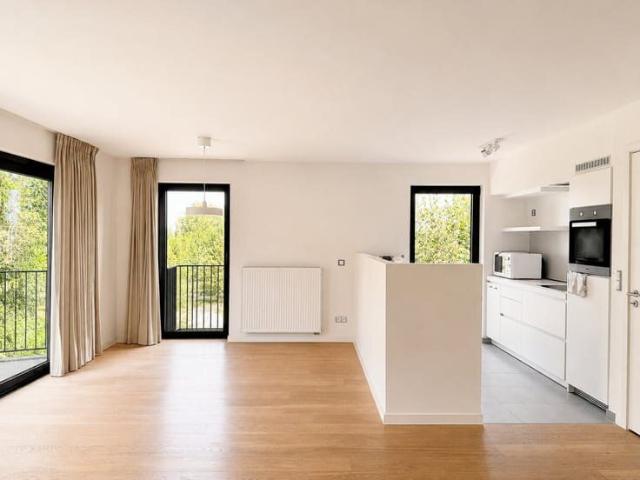 Prachtig lichtrijk appartement te huur op uitstekende locati
