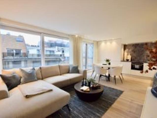 Prachtig penthouse appartement gelegen nabij de Zeedijk.