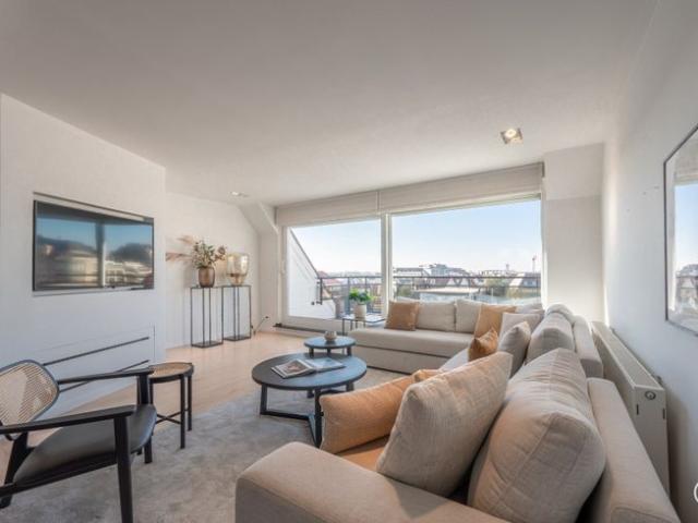 Prachtig, ruim gerenoveerd duplex appartement met magnifiek