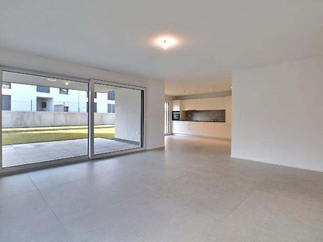 Prächtige 3,5 Zimmer Wohnung mit Garten in Moudon
