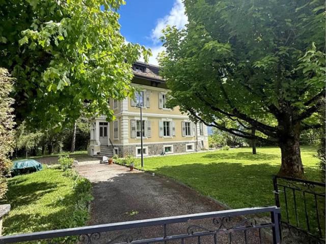 Prächtige 3,5 Zimmer Wohnung mit großem privatem Garten – 10 Minuten von Lausanne entfernt