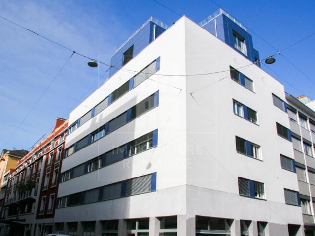 Prächtige 2,5 Zimmer Wohnung mit Balkonterrasse im Herzen von Plainpalais